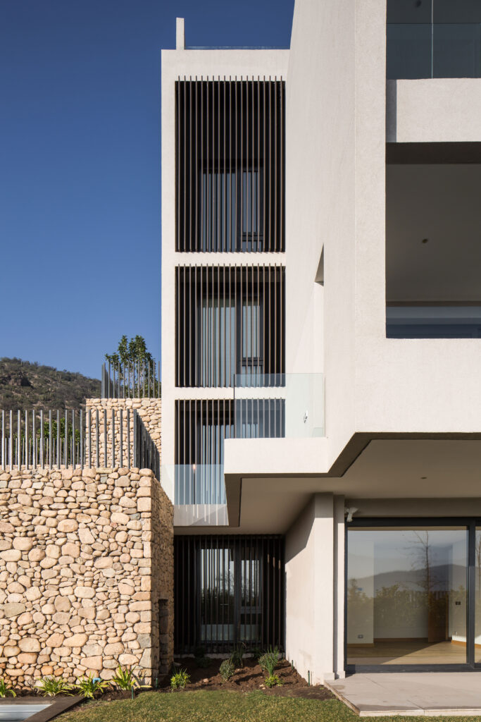 PARASOL FINS LINEAL FACHADA